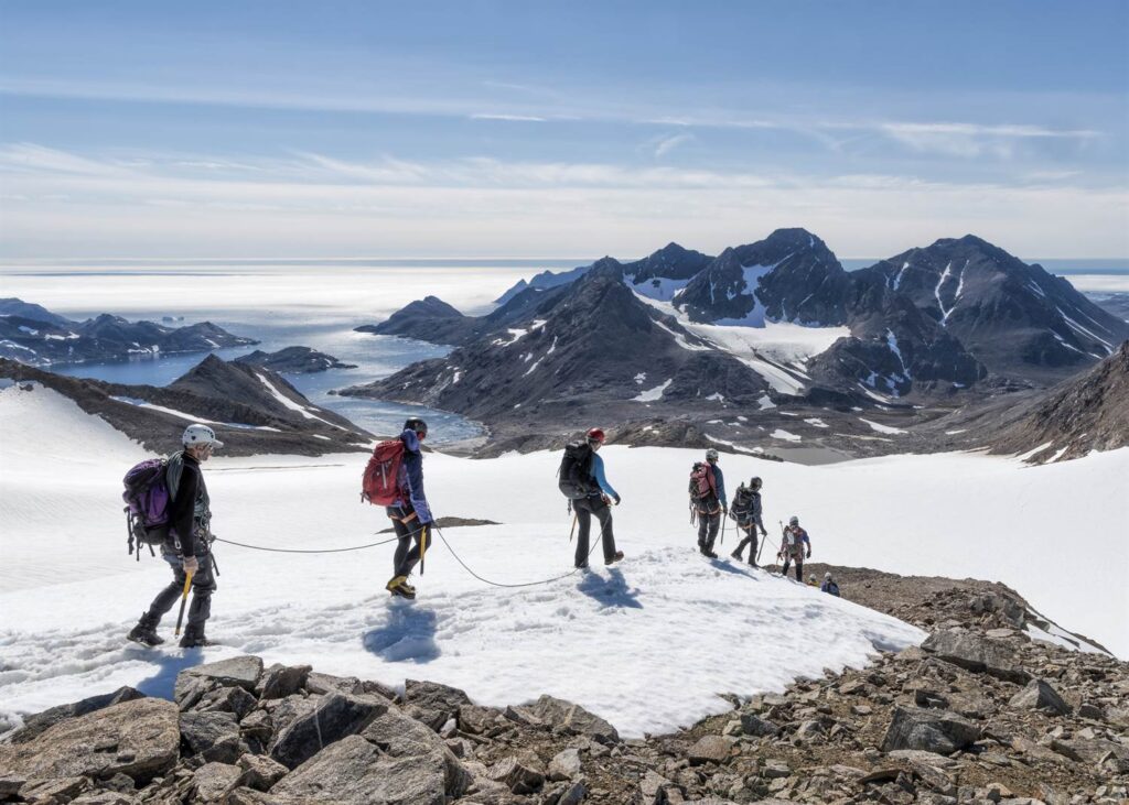 Por qué Groenlandia es el destino definitivo para los viajeros aventureros